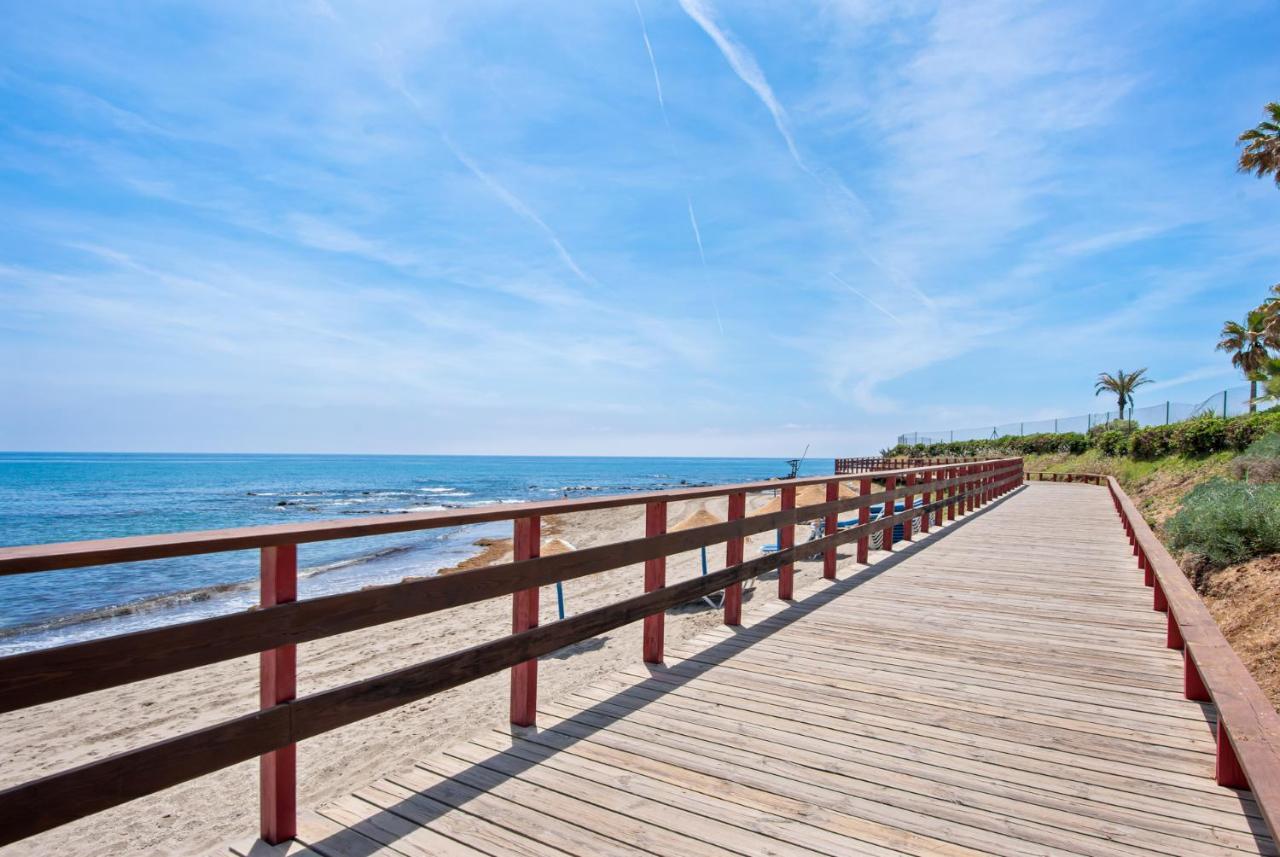 Frontline Beach Apartment Miraflores Sitio de Calahonda Eksteriør billede