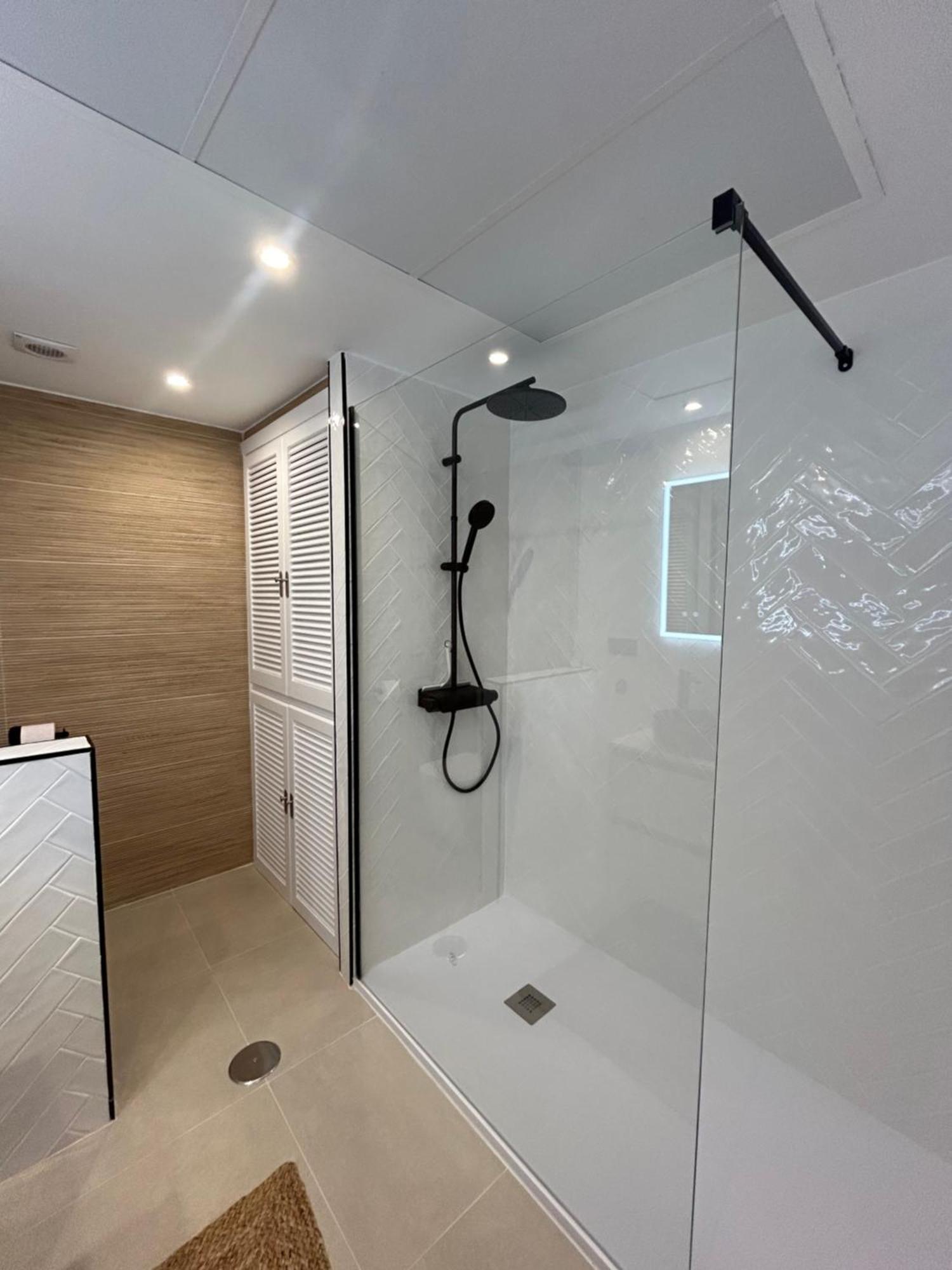 Frontline Beach Apartment Miraflores Sitio de Calahonda Eksteriør billede